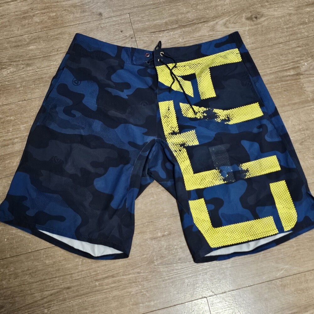Reebok CrossFit Board Shorts Men’s 34 Blue Camo Stretch Training Workout